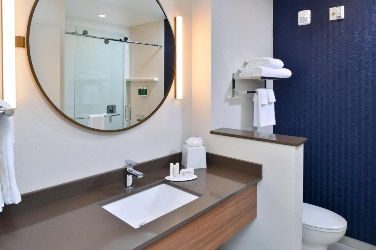 Fairfield Inn & Suites By Marriott Charlotte University Research Park Eksteriør billede
