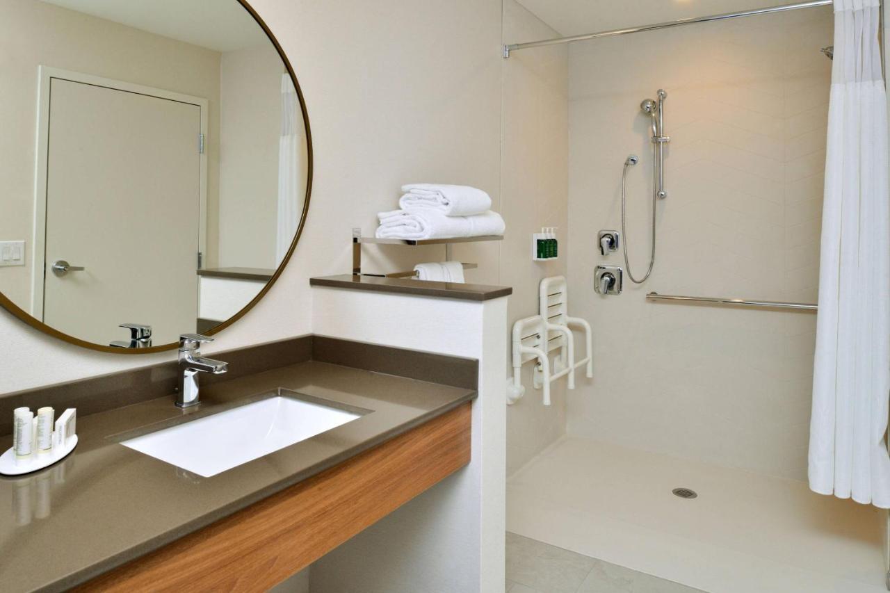 Fairfield Inn & Suites By Marriott Charlotte University Research Park Eksteriør billede