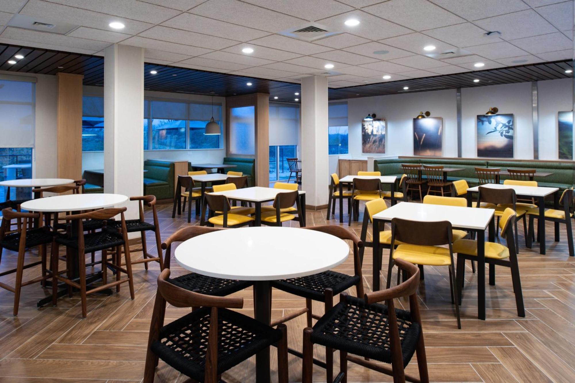 Fairfield Inn & Suites By Marriott Charlotte University Research Park Eksteriør billede
