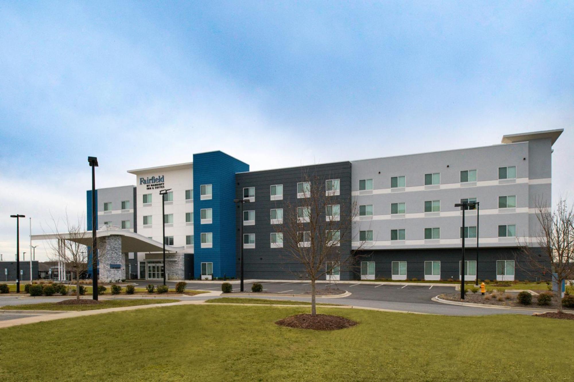 Fairfield Inn & Suites By Marriott Charlotte University Research Park Eksteriør billede